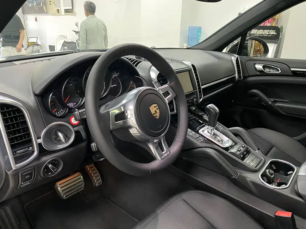 Porsche Cayenne 2014 — фото 10