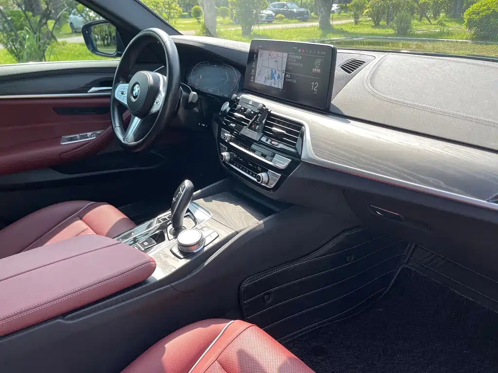 BMW 5 Series 2023 — фото 15