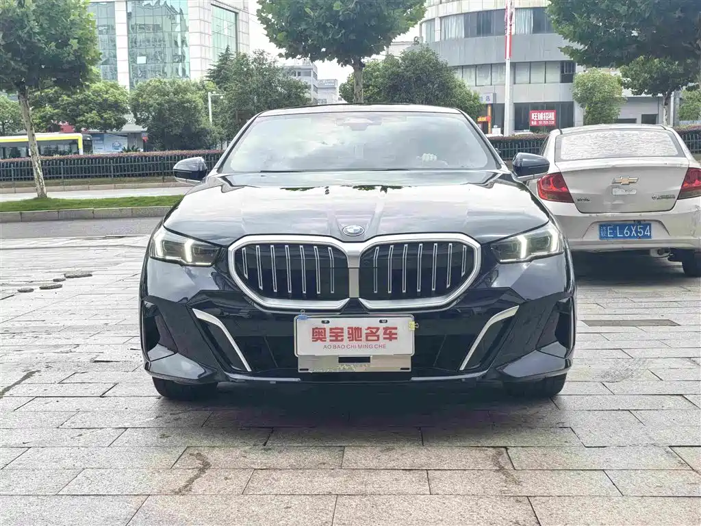 BMW 5 Series 2025