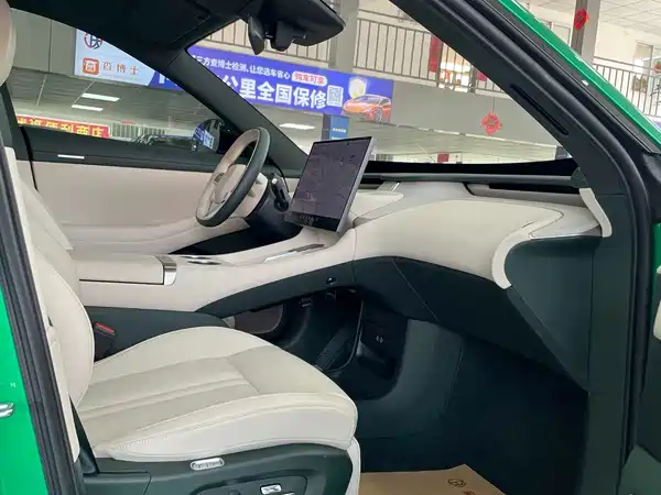 Xiaomi YU7 2025