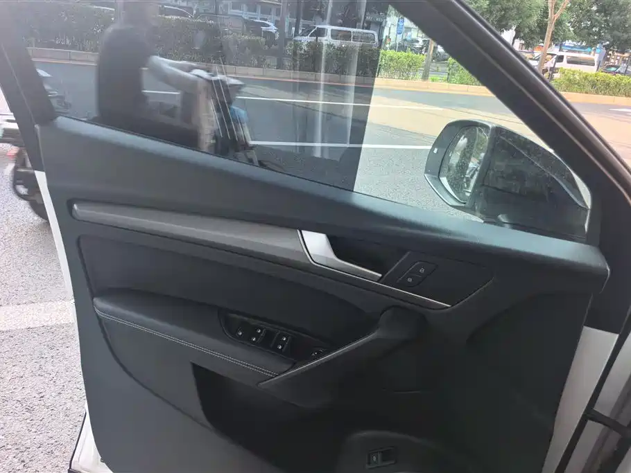 Audi Q5L 2023