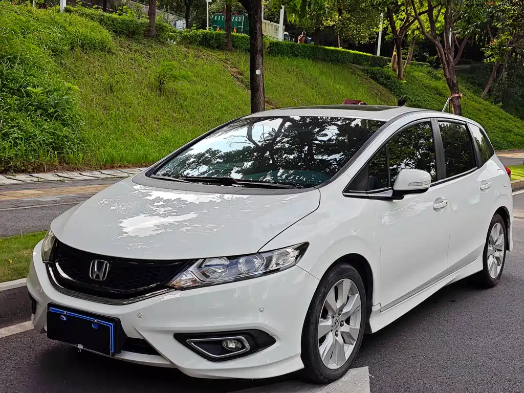 Honda Jade 2015