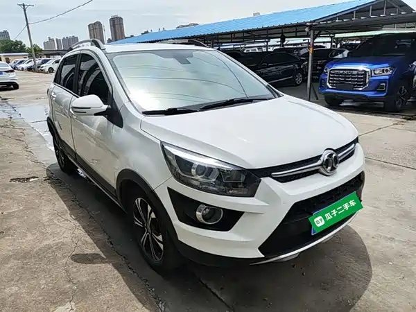 BAIC Shenbao X25 2017