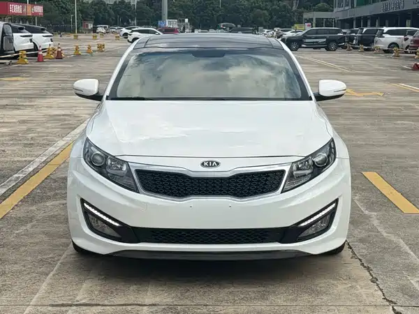 Kia K5 2011