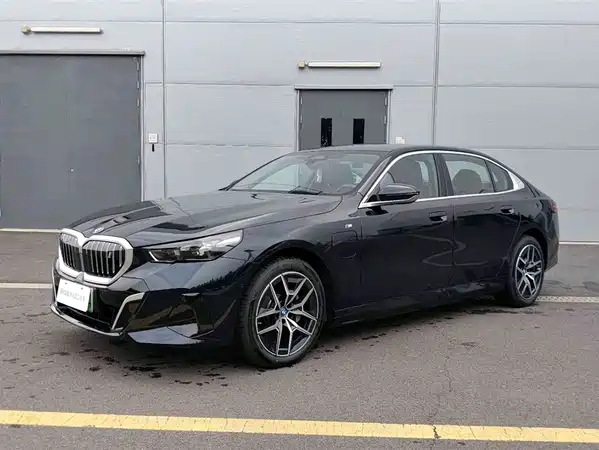 BMW i5 2025