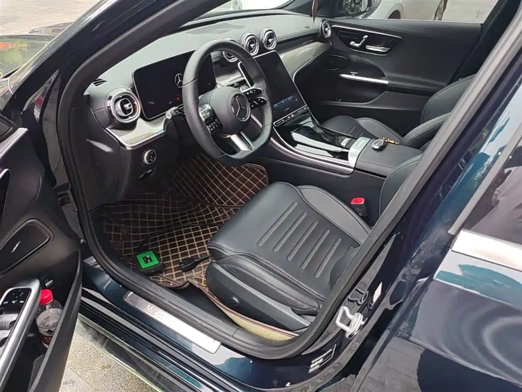 Mercedes-Benz C-Class 2023 — фото 15