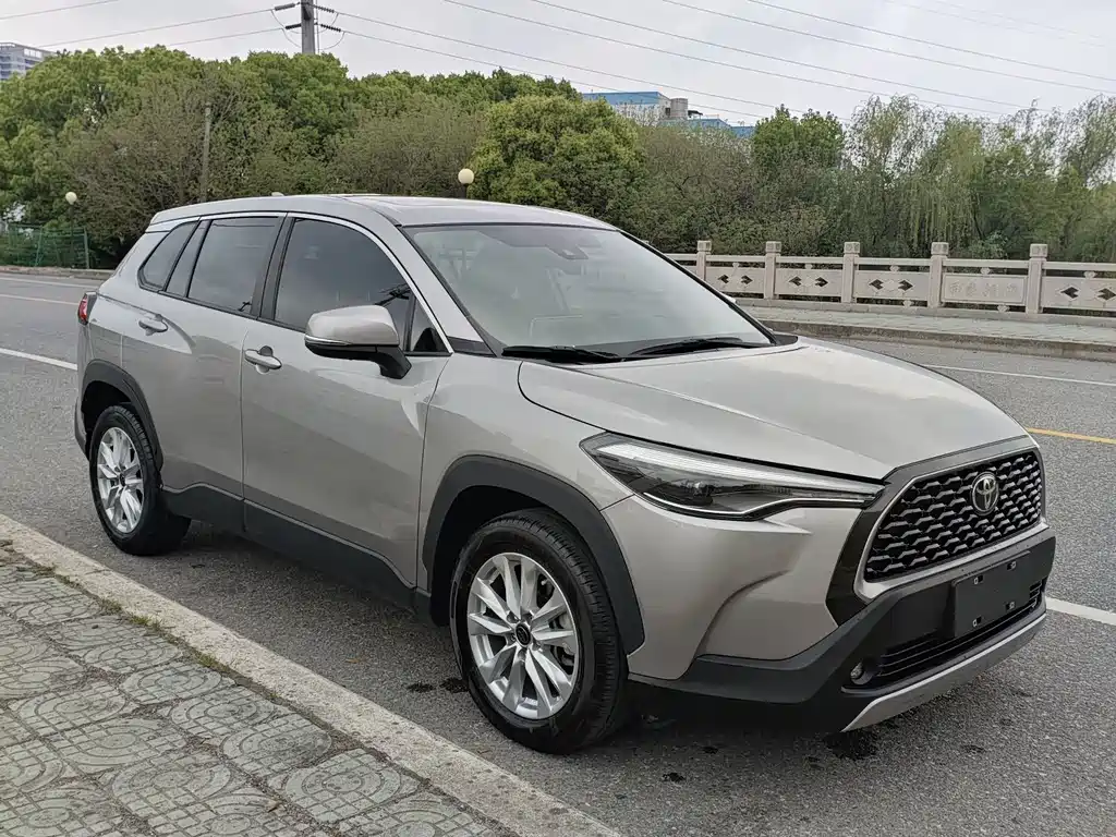 Toyota Corolla Cross 2022 — фото 3