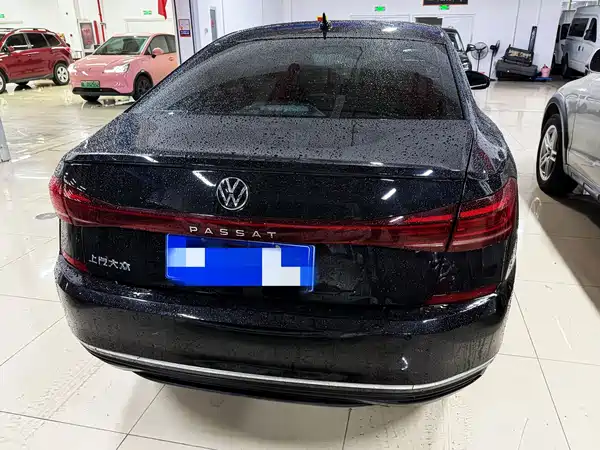 Volkswagen Passat 2025