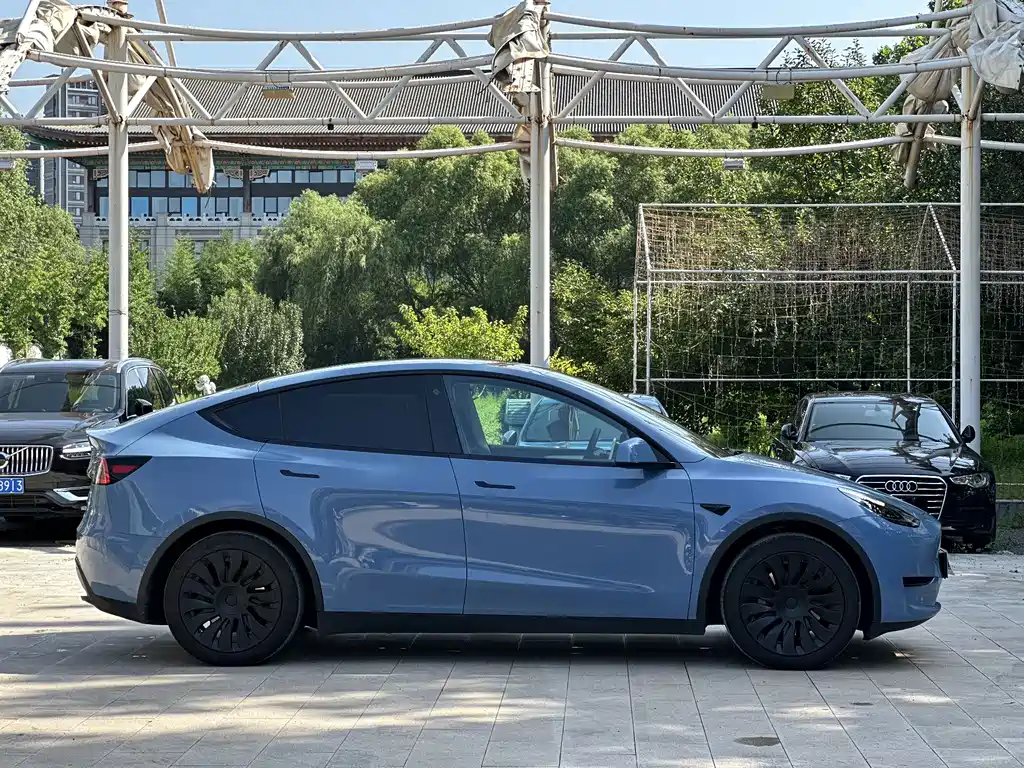 Tesla Model Y 2023 — фото 30
