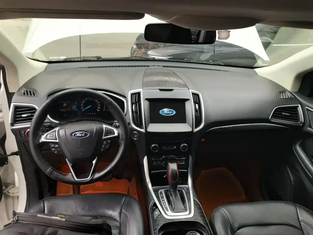 Ford Edge 2017 — фото 10