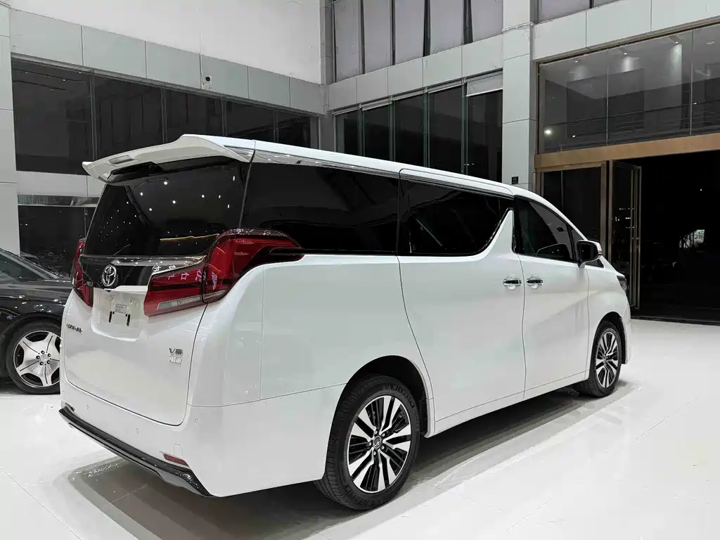 Toyota Alphard 2018 — фото 5