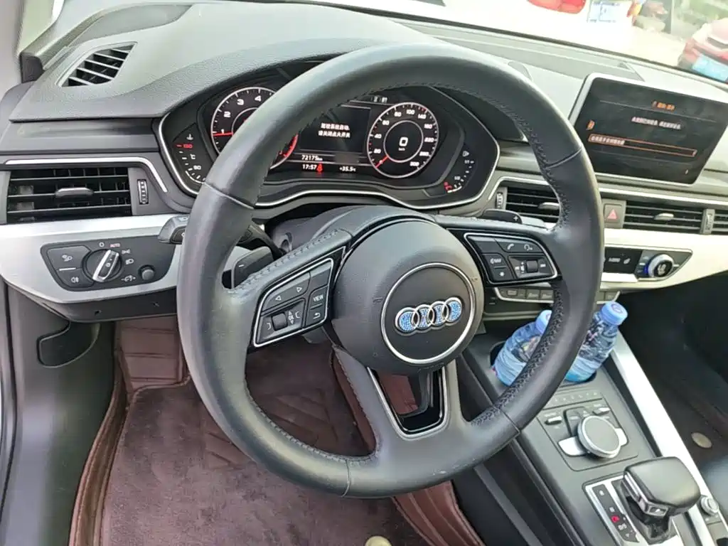 Audi A4L 2018 — фото 11