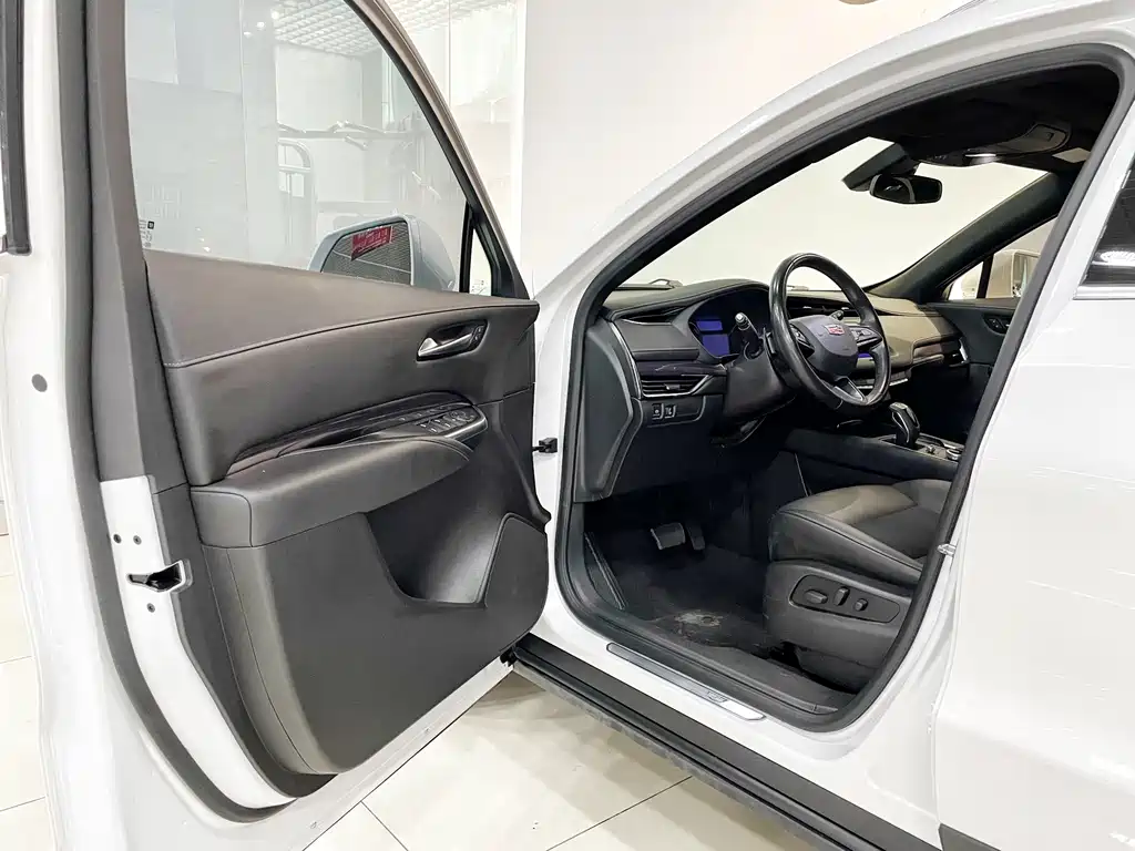 Cadillac XT4 2020 — фото 13
