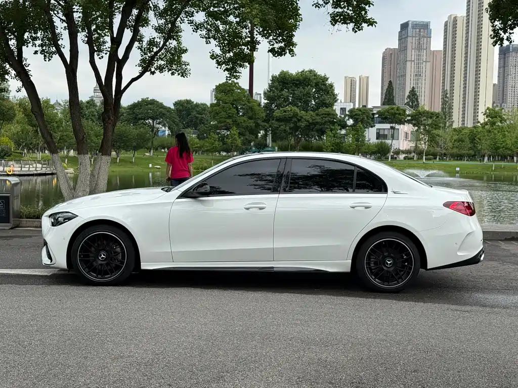 Mercedes-Benz C-Class 2022