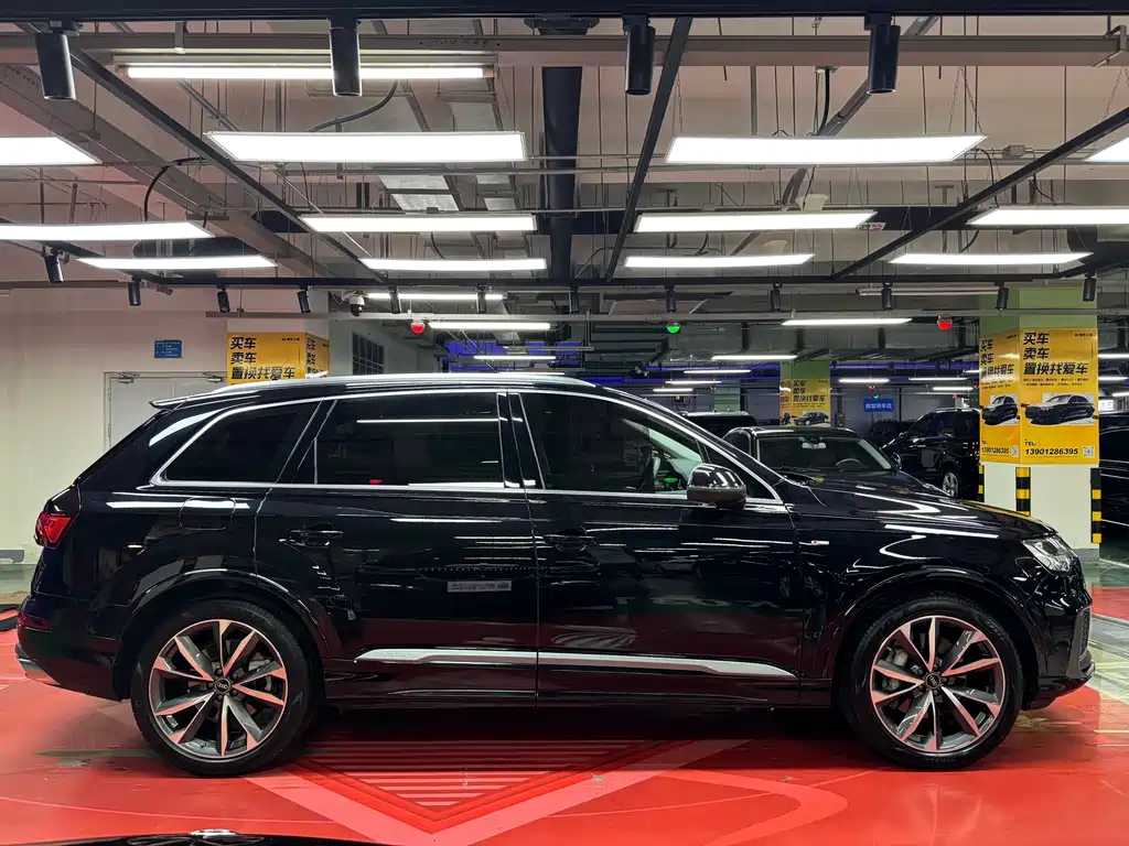 Audi Q7 2021 — фото 8