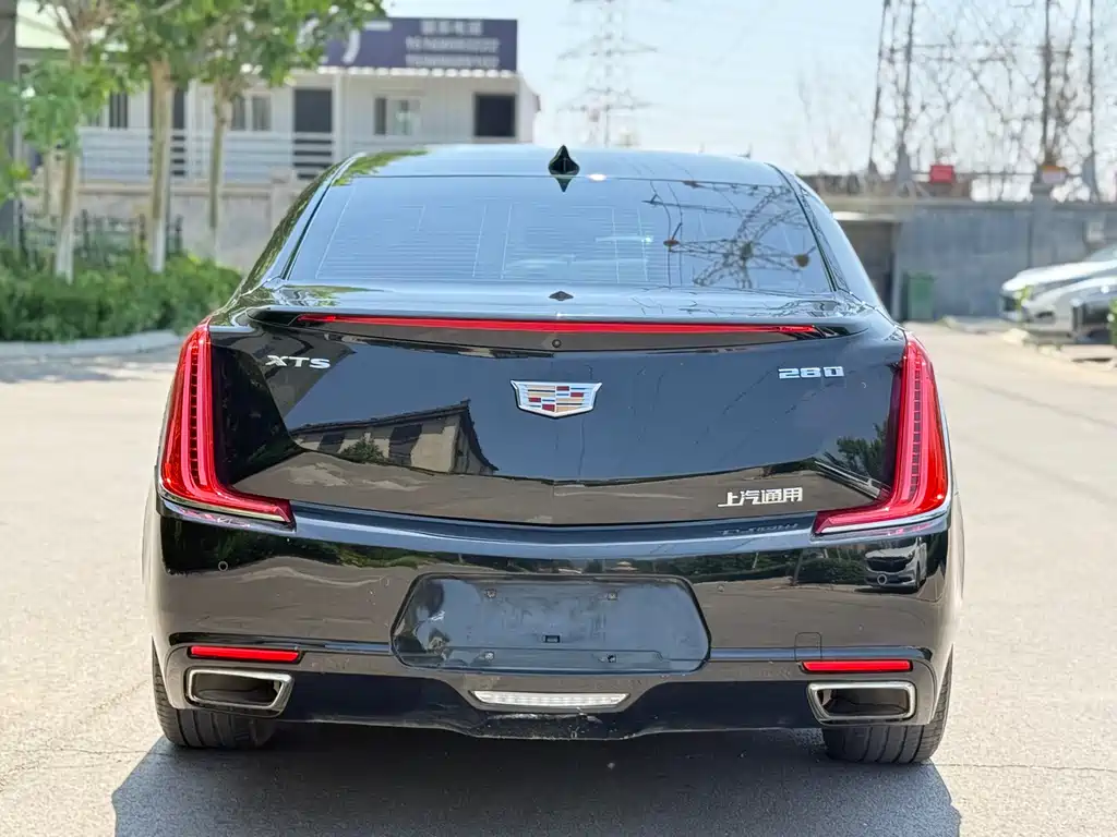 Cadillac XTS 2017 — фото 8