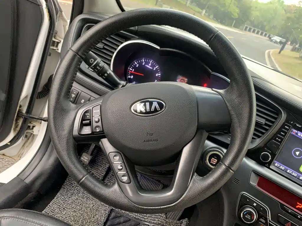 Kia K5 2014 — фото 12