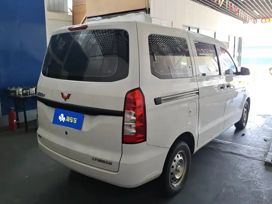 Wuling Hongguang V 2024