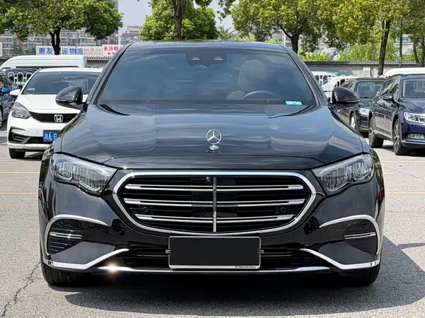 Mercedes-Benz E-Class 2024