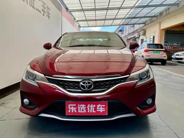 Toyota Reiz 2015