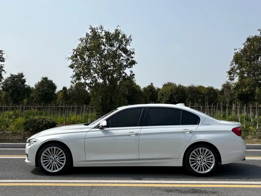 BMW 3 Series 2018 — фото 3