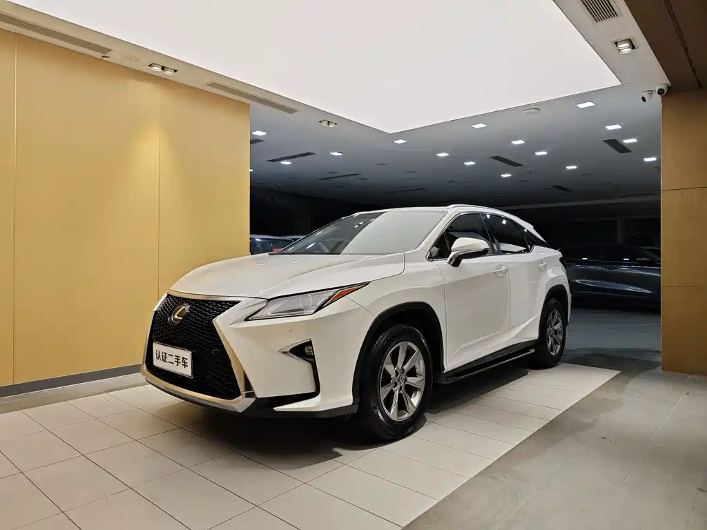 Lexus RX 2018 — фото 1