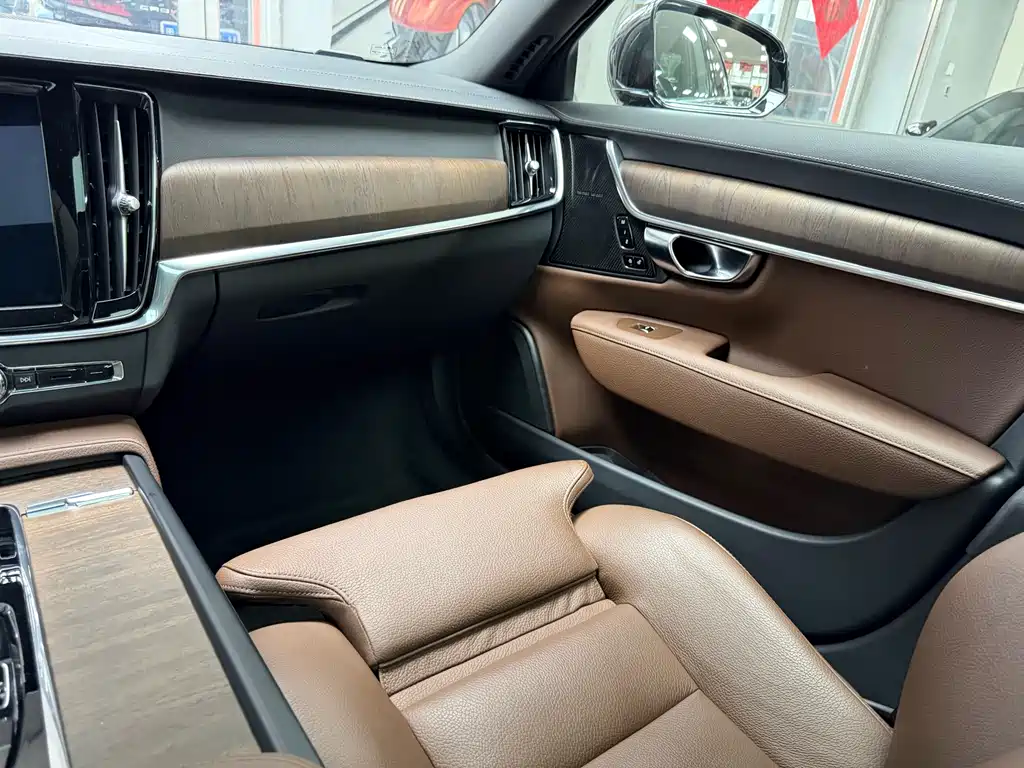 Volvo S90 2021 — фото 23
