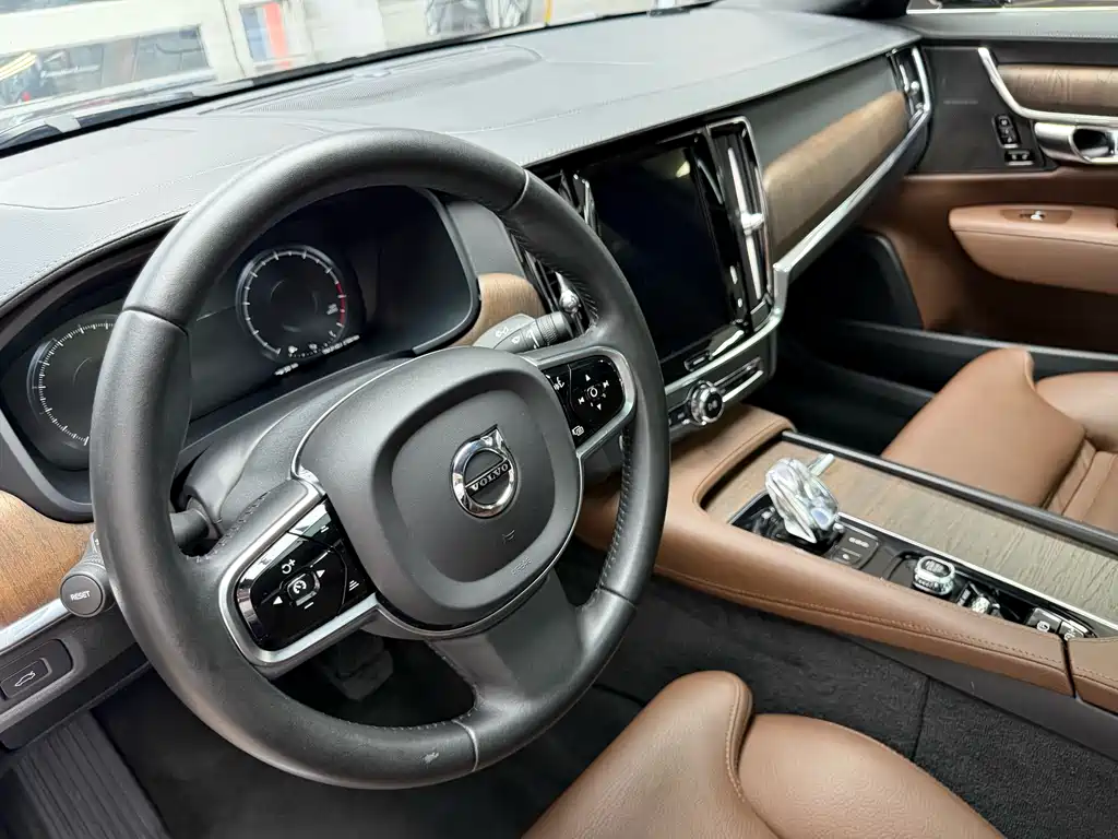 Volvo S90 2021 — фото 16