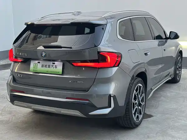 BMW iX1 2024