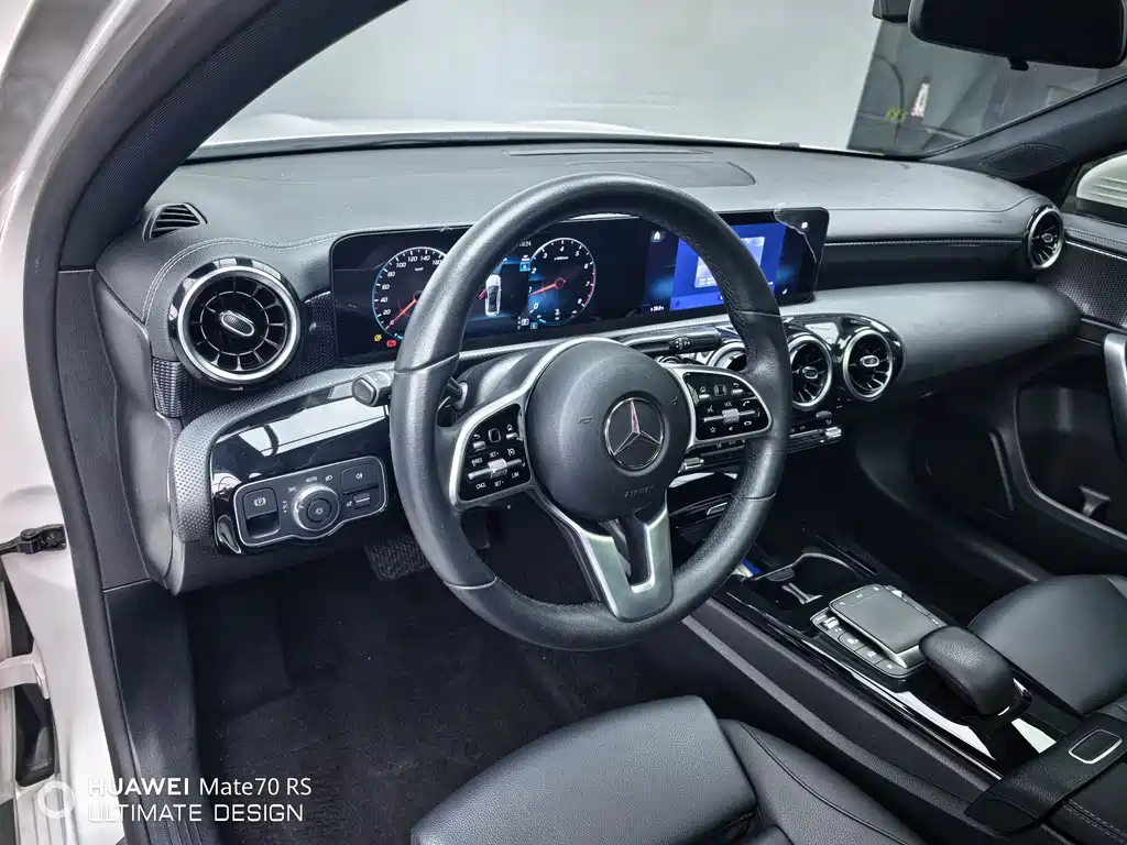 Mercedes-Benz A-Class 2023 — фото 20