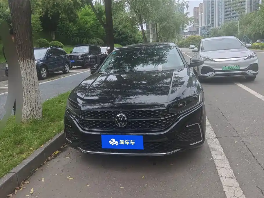 Volkswagen Passat 2023