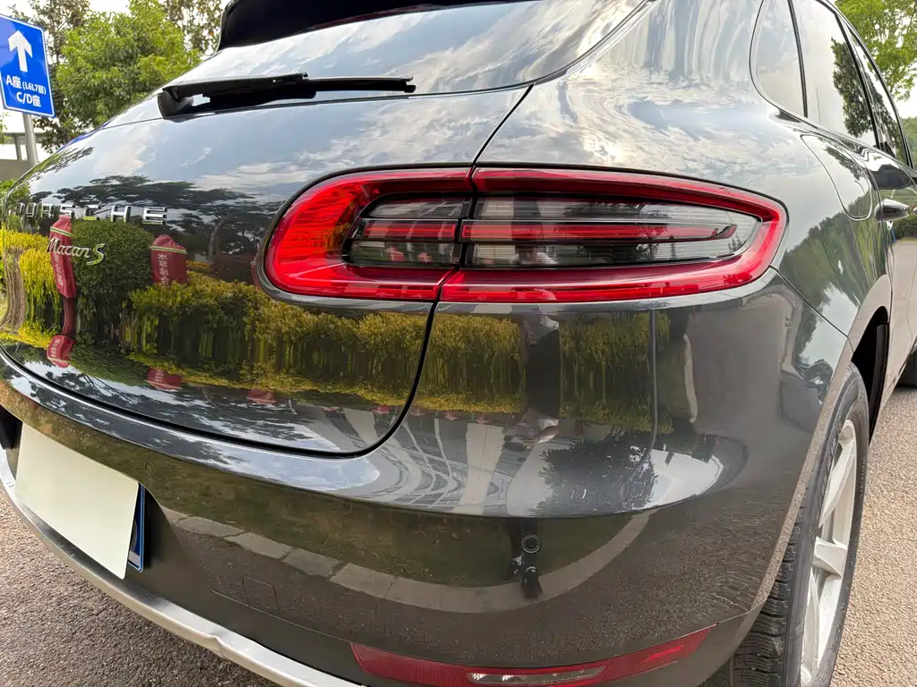 Porsche Macan 2018 — фото 32
