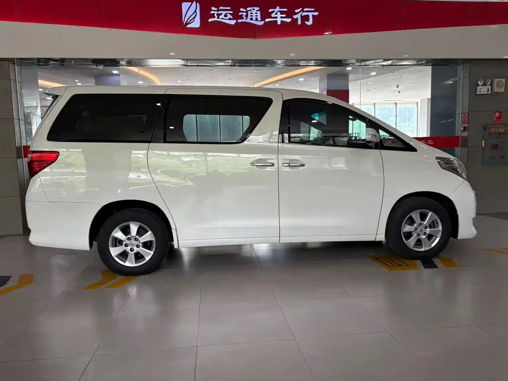 Toyota Alphard 2011