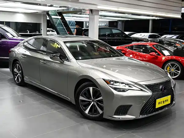 Lexus LS 2021