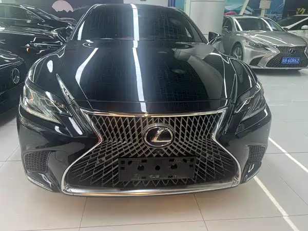 Lexus LS 2019