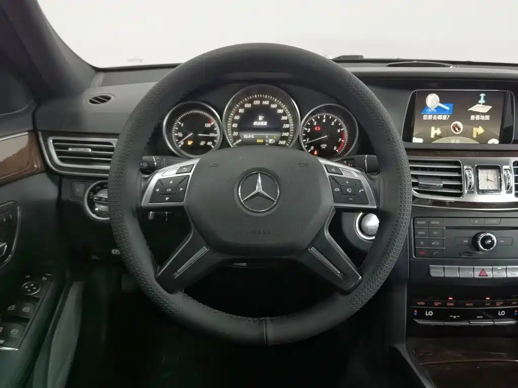 Mercedes-Benz E-Class 2016 — фото 11