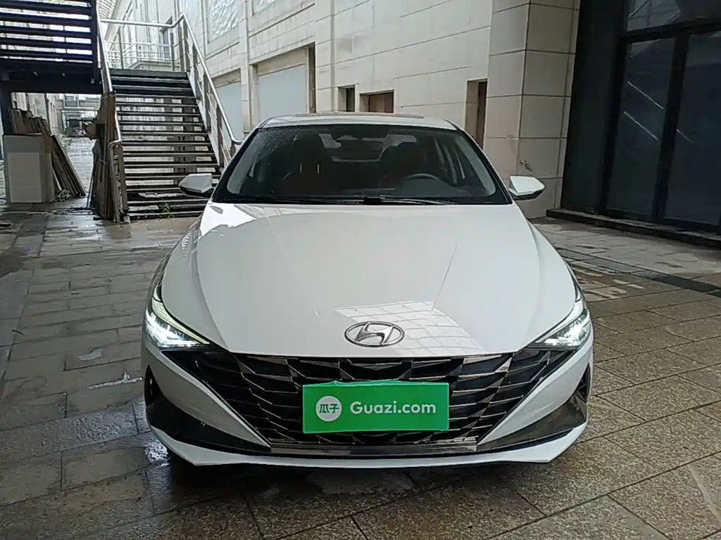 Hyundai Elantra 2021 — фото 3