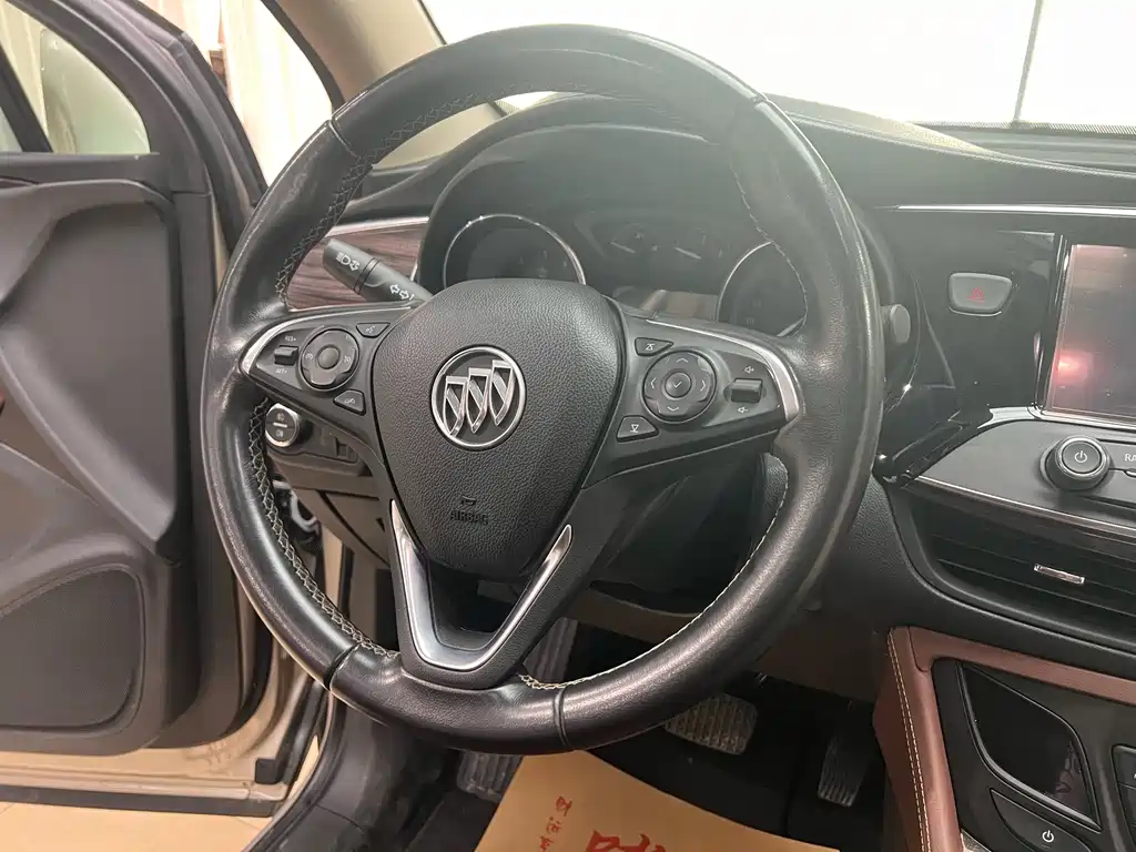 Buick Envision Plus 2017 — фото 14