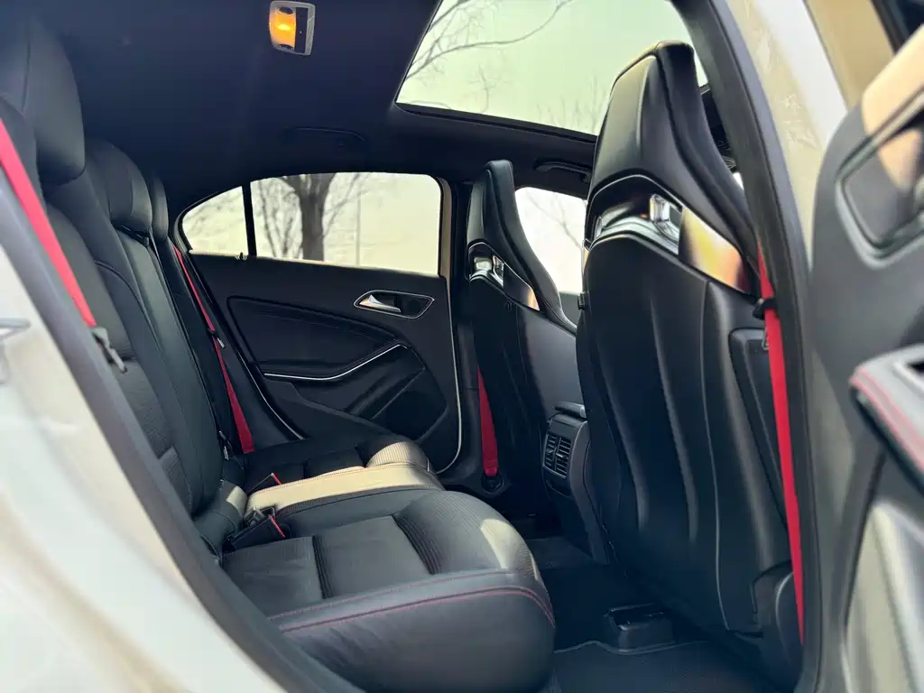 Mercedes-Benz A-Class AMG 2015 — фото 16