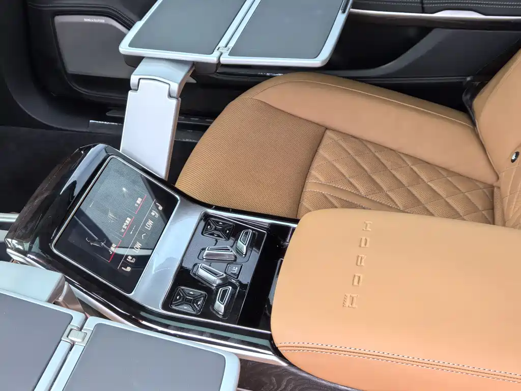 Audi A8 2025 — фото 14