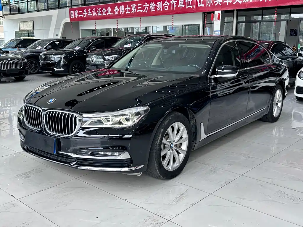 BMW 7 Series 2017 — фото 1