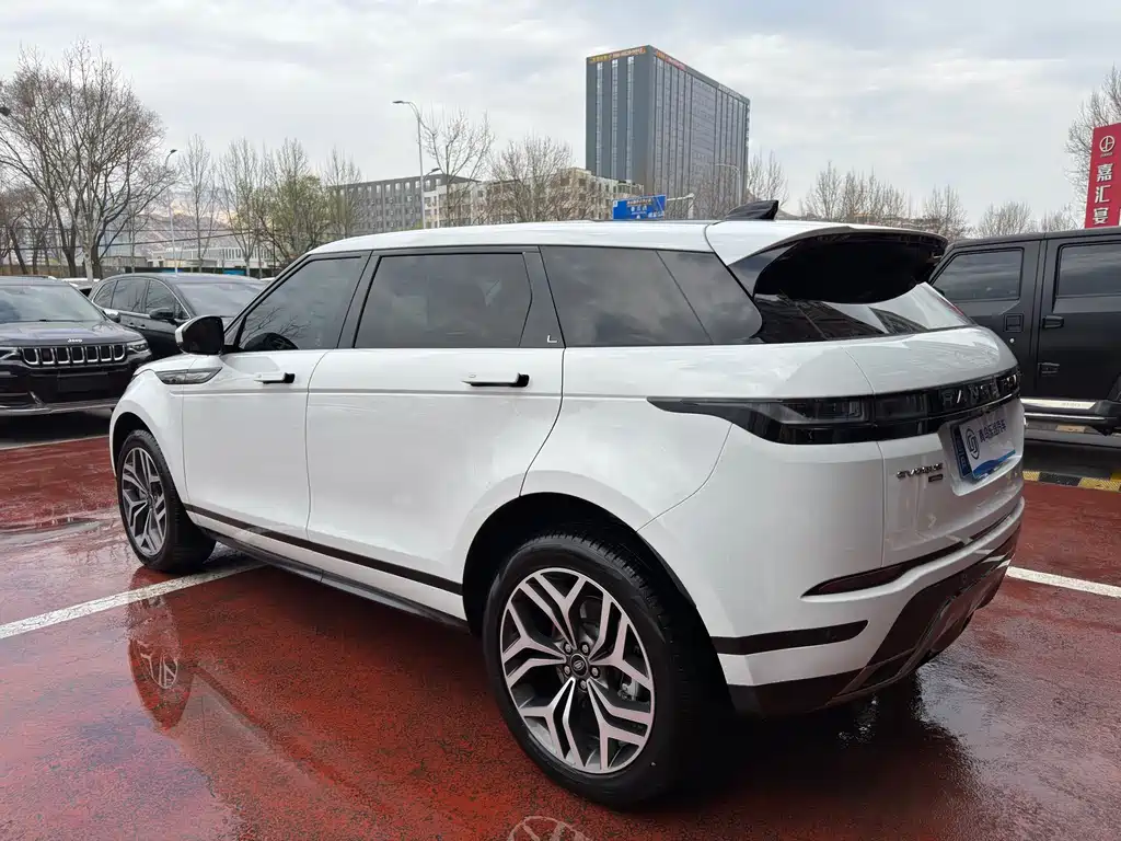 Land Rover Evoque 2023 — фото 4
