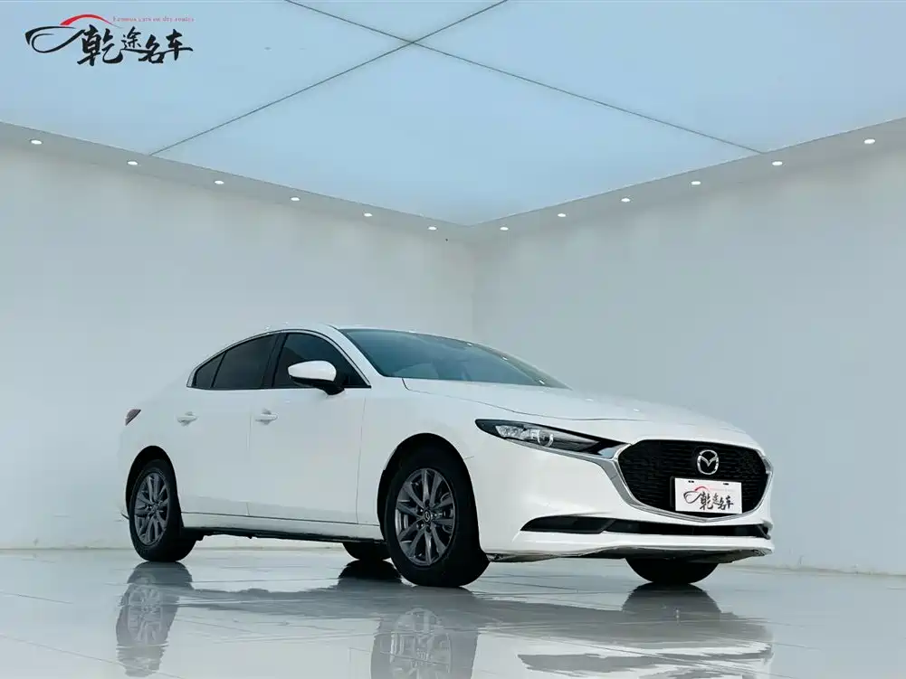 Mazda 3 Axela 2021 — фото 3