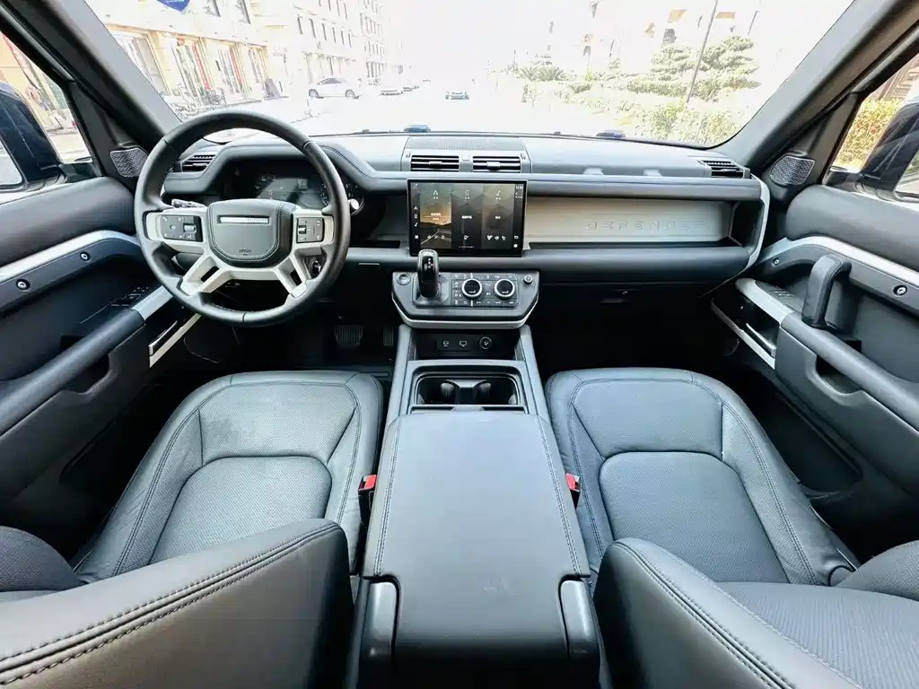Land Rover Defender 2023 — фото 7