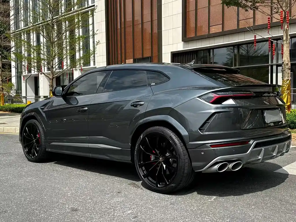 Lamborghini Urus 2021 — фото 9