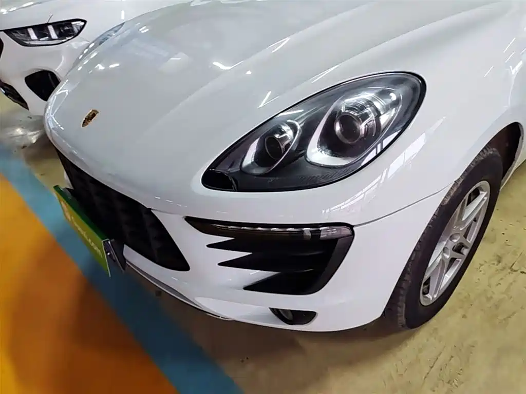 Porsche Macan 2018 — фото 24