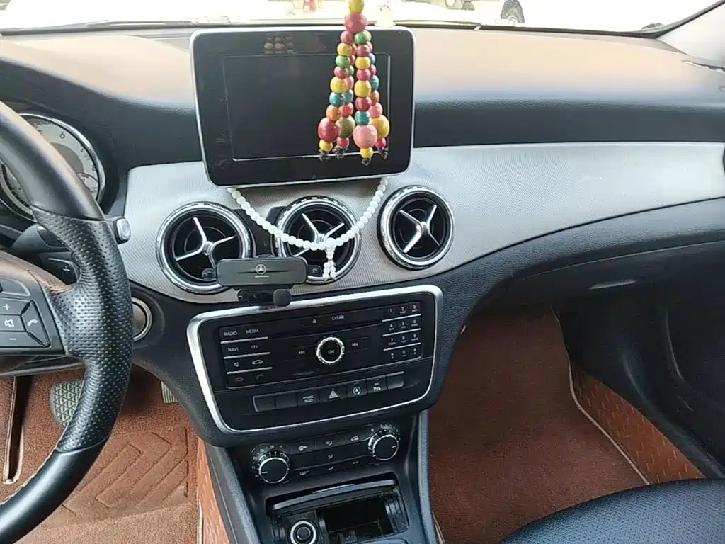 Mercedes-Benz GLA 2016 — фото 13