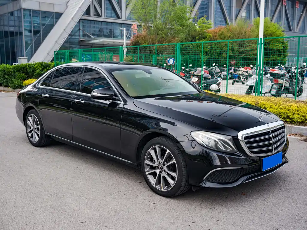 Mercedes-Benz E-Class 2019 — фото 3