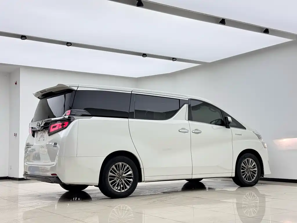 Toyota Vellfire 2021 — фото 18