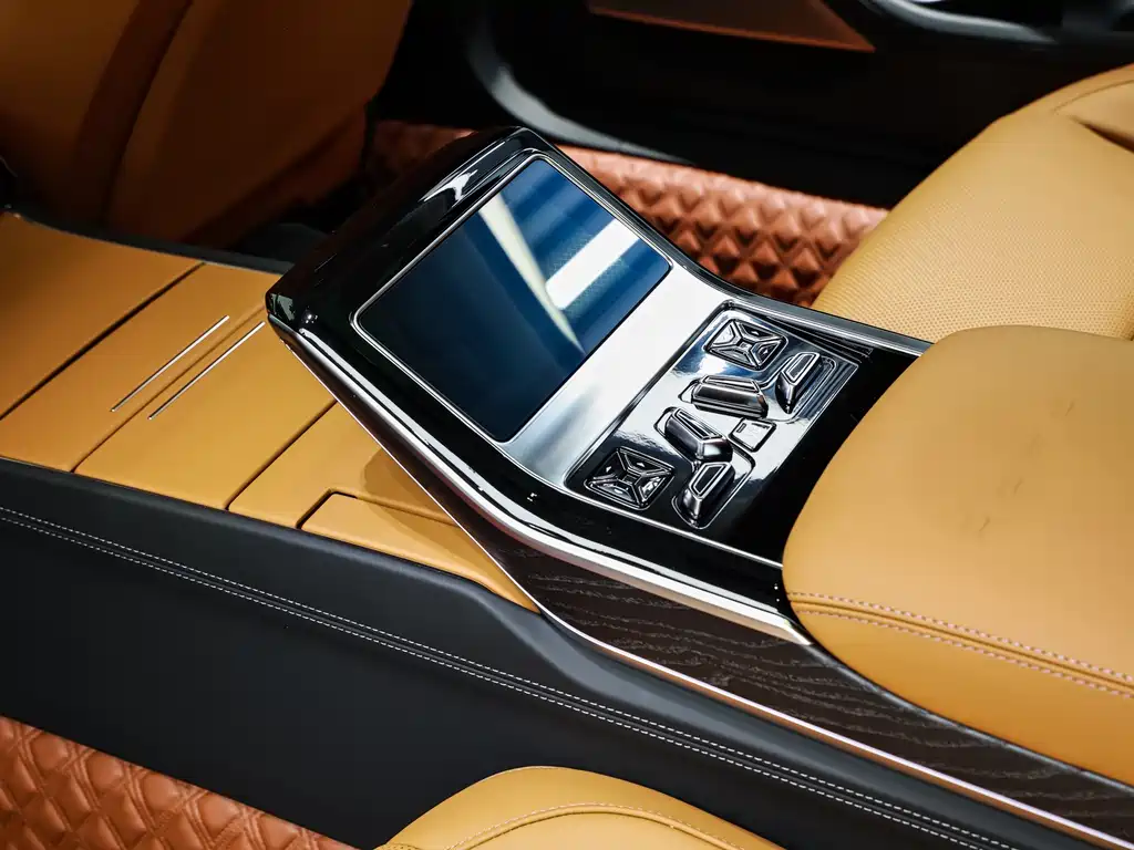 Audi A8 2025 — фото 21